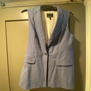 Sleeveless chambray blazer